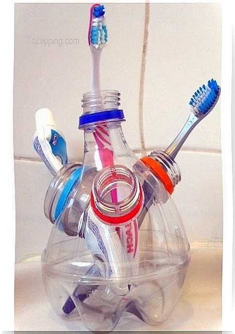 Toothbrush holder