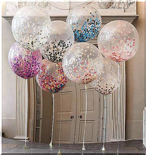 confetti in balloons