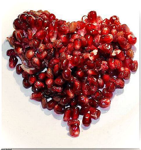 Pomegranate seeds in the form of heart