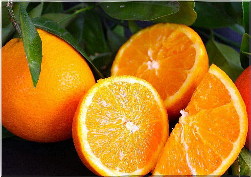 Oranges contain calcium.