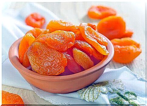 dried apricots