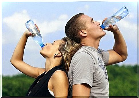 Drinking water helps you lose weight