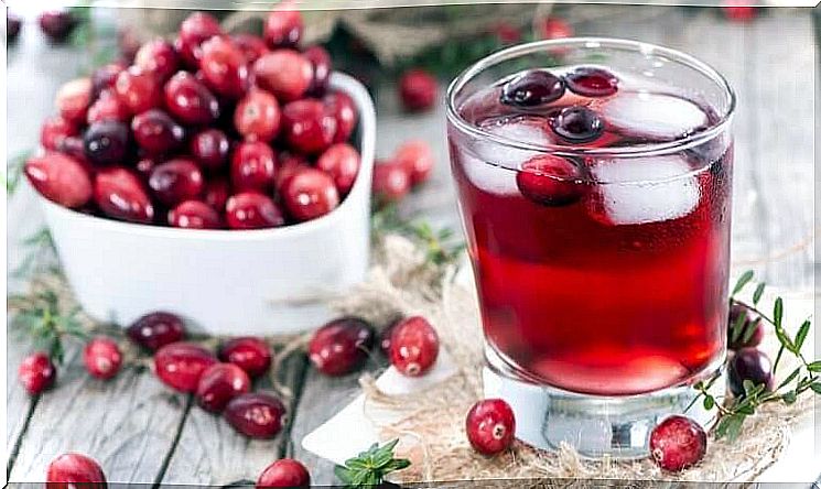 drinks for weight loss: cranberries