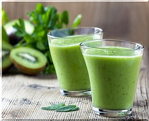 green smoothies from kiwi