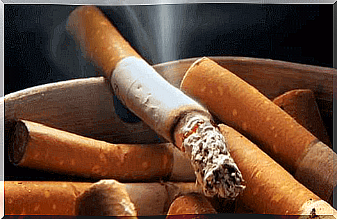 smokers suffering from bad breath