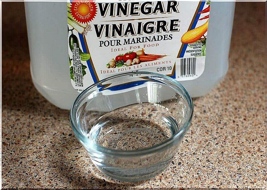 vinegar to get rid of nail fungus