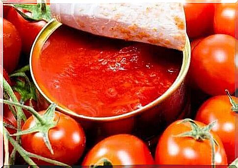 tomatoes and tomato sauce