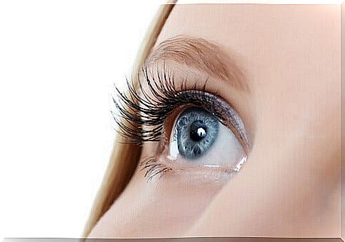 Longer lashes naturally