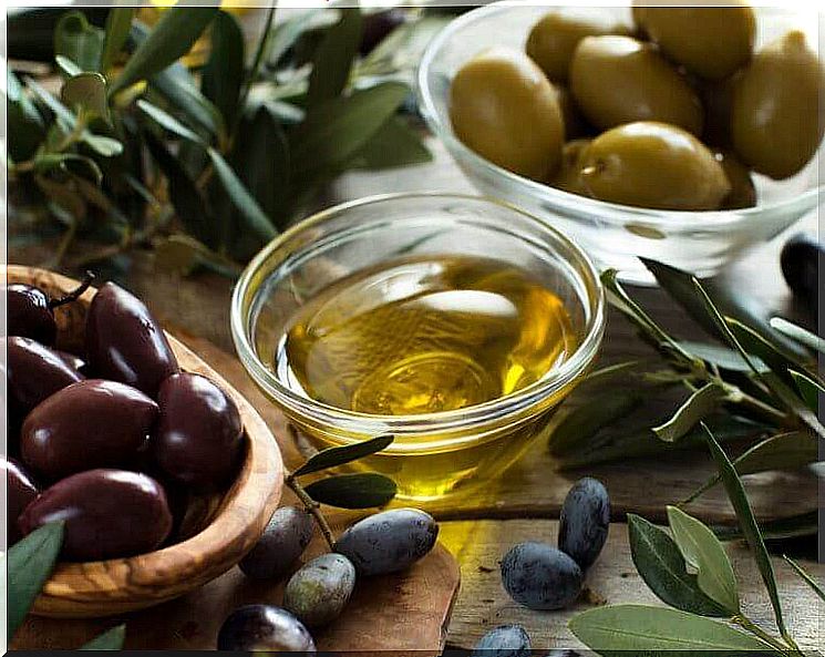 Olive oil is an aid to cracked lips