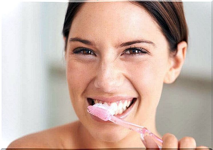 prevent cavities by brushing