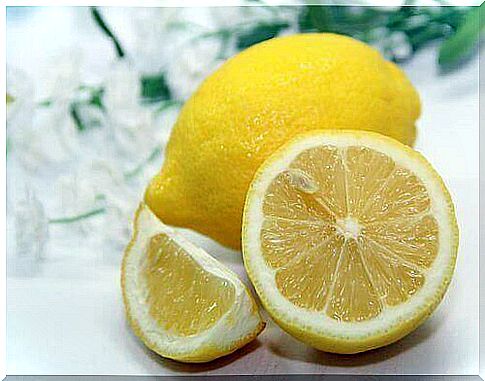 lemon helps to break down uric acid crystals