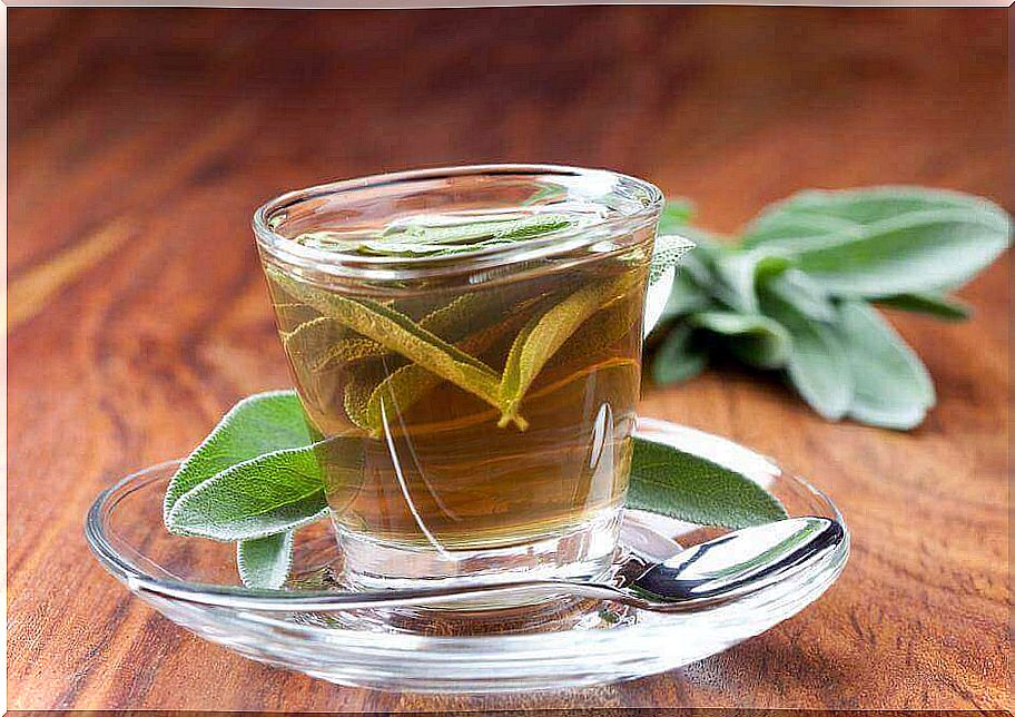 Sage tea helps relieve swelling and inflammation of the throat.