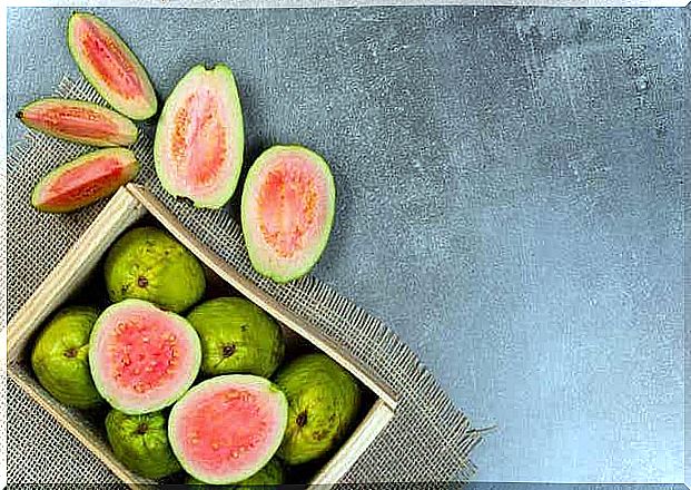 Guava is a low carb fruit